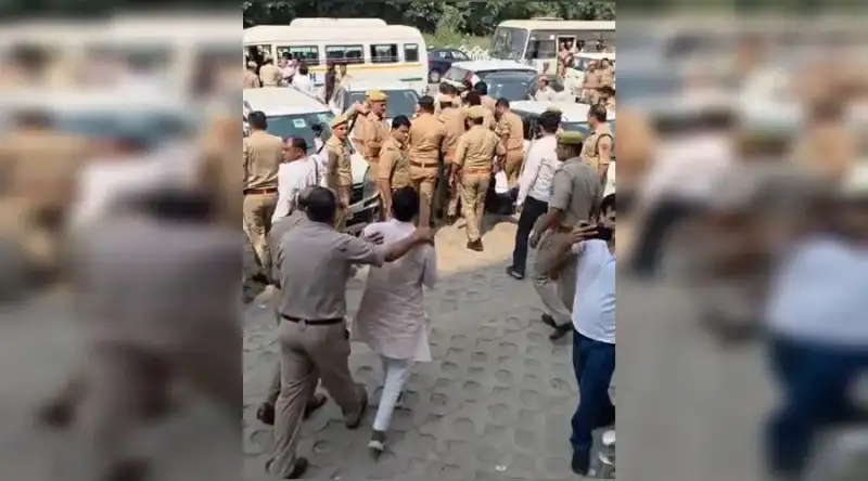 ग्रेटर नोएडा में सैकड़ों किसानों का हल्ला बोल, यमुना प्राधिकरण पर धरना देने जा रहे कई किसानों को पुलिस ने हिरासत में लिया